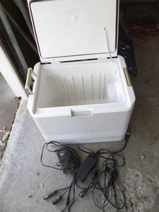 Igloo insulated 12v cooler