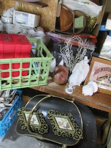 Metal hairpin style plant stand, Pilgrim Family Figurine, lidded Turkey Turkey dishes, meyal log holders and misc decor