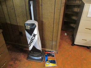 Oreck vacuum cleaner with replacement bags