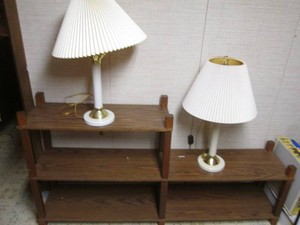 Floor shelf and 2 lamps