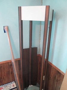 Freestanding dual purpose shelflamp with glass tiers