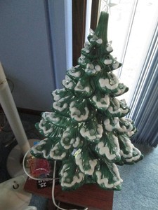 Vintage ceramic lighted Christmas tree decor approx 17in tall