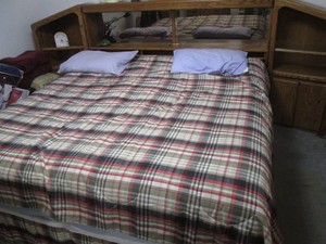 3pc King Size Wooden bookcase headboard and shelves unit with metal bed frame