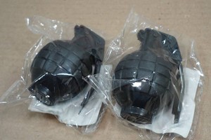 2 Airsoft Hand Grenades with Flash and Noise