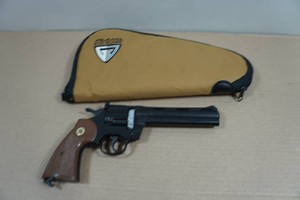 Crosman Air Pistol and Case
