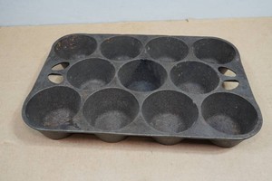Vintage Wagner Ware Cast Iron Muffin Pan