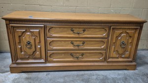United dresser