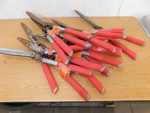 (11) Corona ClassicCUT 13.5 in. Forged Steel Blade with Comfortable Steel Handles Hedge Shears