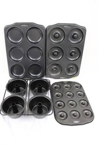 Assorted Donut & Bundt Baking Pans (Lot of 7)