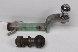 Trailer Hitch Ball Mount & Hitch Ball 2-Piece Mixed Lot