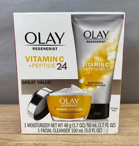 Olay Regenerist Vitamin C & Peptide 24 Skincare Set - Brand New Q