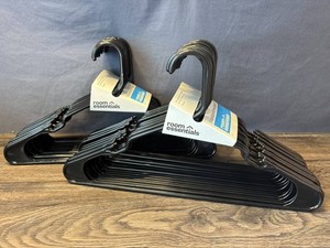 Room Essentials Standard Plastic Hangers, 2 Total 18-Packs - New