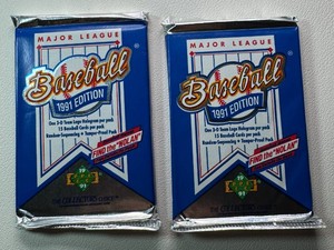 2 Packs of 1991 Upper Deck Baseball Cards (Nolan Ryan Auto)