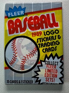 1 Pack of 1989 Fleer Baseball Cards (FF Error Griffey Jr RC)