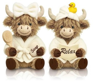 2 Pcs Bathroom Highland Cow Decor Statues - Faux Fur Animal Figurines, Farmhouse Bathroom Shelf Countertop Decor, Scottish Cattle Themed Gifts for Home Spa Housewarming & Birthday