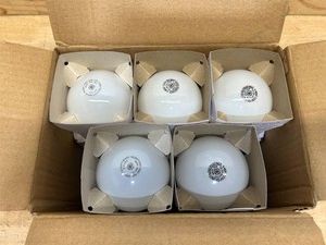 GE 300-Watt Dimmable 3-Way Bulb PS Light Fixture Incandescent Light Bulb MSRP $19.90 (lot of 5)
