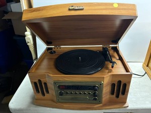 Turntable  CD  Radio  Tape Player