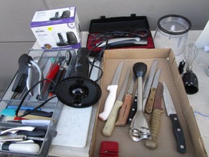 Puck Stick Blender, Knives, Cutting Board