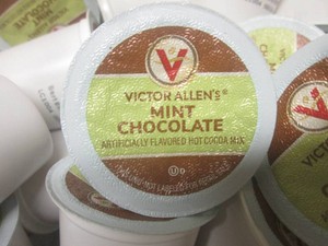 (EC2) Case of 550 Mint Chocolate Hot Cocoa Mix Cups Past Date