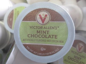 (EC2) Case of 550 Mint Chocolate Hot Cocoa Mix Cups Past Date