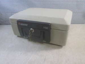 (A-2) Sentry 1100 Portable Fire Safe with 2 Keys