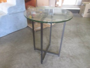 (FRNT) Small Round Glass Top Table 18 Across  22 High Metal FrameBase