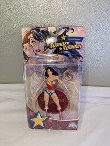 Wonder Woman Series 1 Action Figure  DC Direct  With Lasso & Display Base