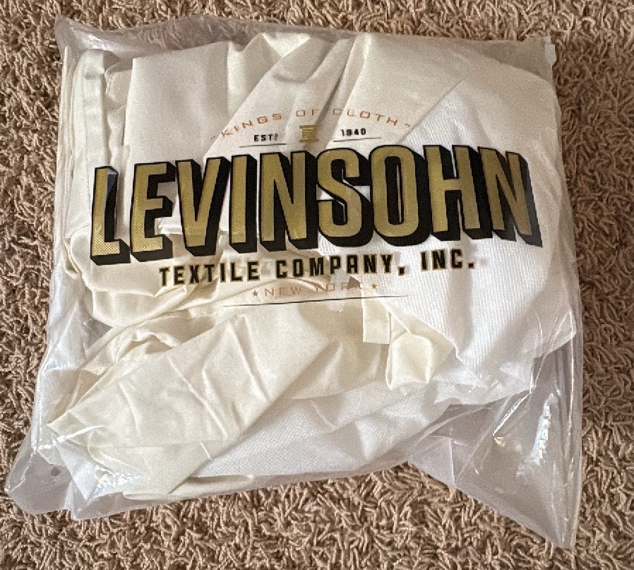 Levinsohn Textile Company Bedskirt, Doesnt Say Size, Ivory Color, Comes in Original Packaging