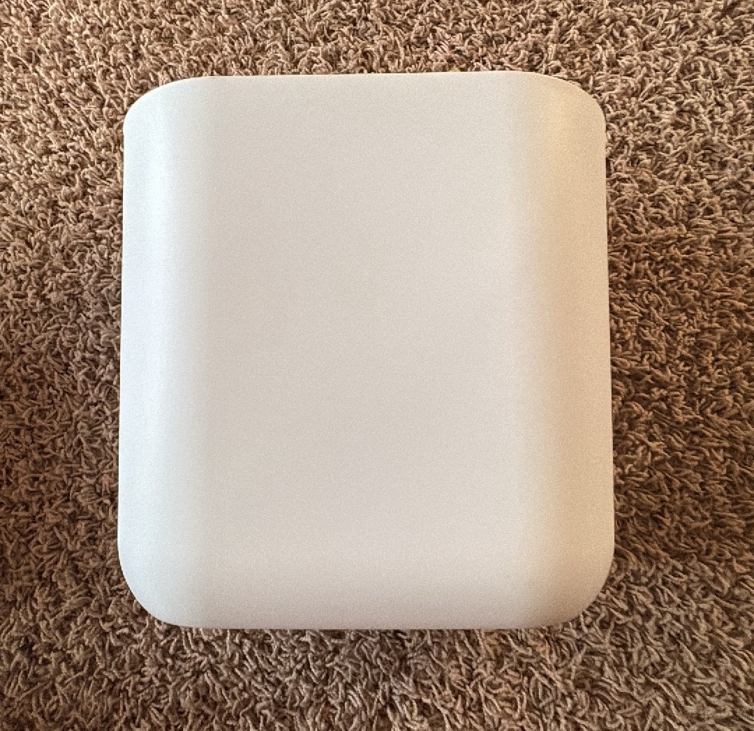 White Plastic Garbage Can, Great for Bathrooms and Desks at Work
