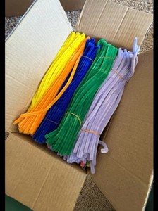1500 count pipe clearers in 30 different colors