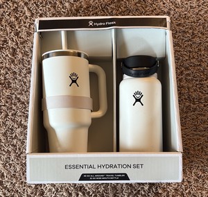 HydroFlask Essential Hydration Set, Water Bottle and Mug Metal, Ooen Packaging condition