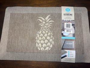 Martha Stewart Brand Anti Fatigue Kitchen Mat 32 x 19.6 RETAIL $125.00