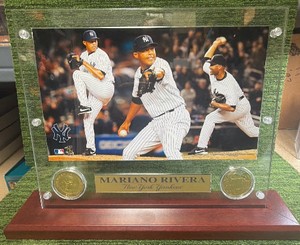 Mariano Rivera Yankees Commemorative Panoramic Plaque (12x 10) Gold Plated Coins in Wood Display
