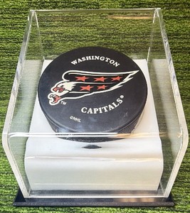 Washington Capitals  Souvenir NHL Hockey Classic Logo Puck InGlasCo