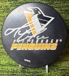 Mario Lemieux vintage Pittsburgh Penguins Signed Hockey Puck VERY COOL PIECE !! NICE AUTO