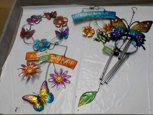 1 Wind Chime and 3 Metal Wall Dcor