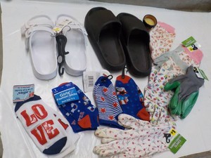 Sandes, Stockings and Gloves
