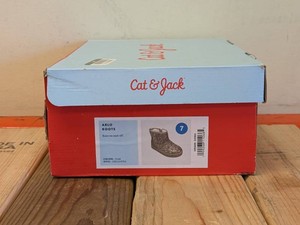 NEW CAT & JACK TODDLER ARLO BOOTS SIZE 7 GOLD