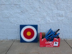 GIANT AXE THROW GAME