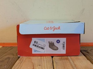 NEW CAT & JACK TODDLER ARLO BOOTIES SIZE 6