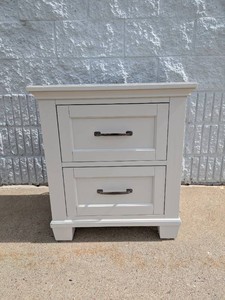 UNIVERSAL BROADMOORE FURNITURE NIGHTSTAND WHITE