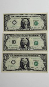 United States $1 Federal Reserve Notes - Consecutive Serial Numbers (Lot of 3)