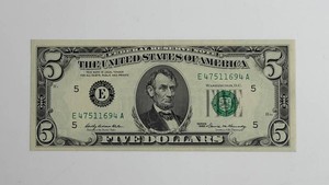 1988 Series United States $5 Note - Serial E47511694A
