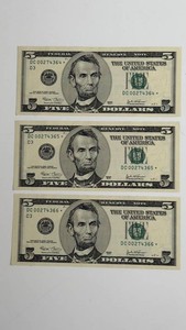 2003 $5 Federal Reserve Star Notes - Consecutive Serial Numbers (Lot of 3)