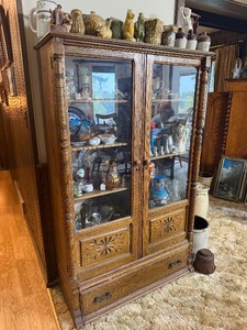 Very Nice Antique Oak ChinaDisplay Cabinet wDrawer