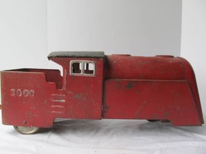 LARGE Vintage 1930s era MARX Pressed Steel Ride-On Locomotive  Train Toy