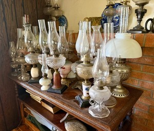 LARGE Lot of Vintage &amp Antique Oil Lamps