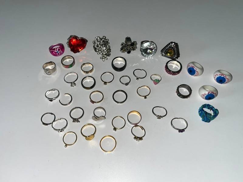 Large Lot of Assorted Costume Jewelry Rings & Novelty Pieces Mixed Lot