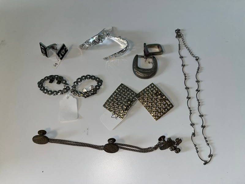 VTG Costume Jewelry Mixed Lot - Necklace, Cufflinks & Shoe Clips
