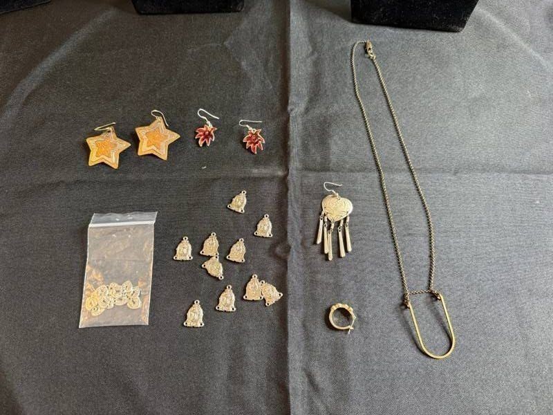 VTG Costume Jewelry - Star, Flower Earrings & Single Earrings & Charms for Jewelry Making